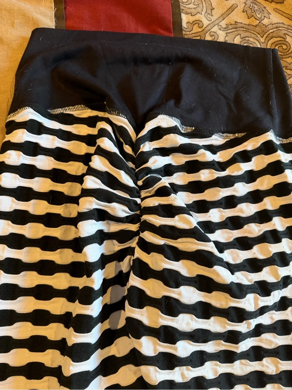 EUC Abs2b Black & White Textured Scrunch Booty High Waisted 7/8 leggings Size L - Picture 3 of 5